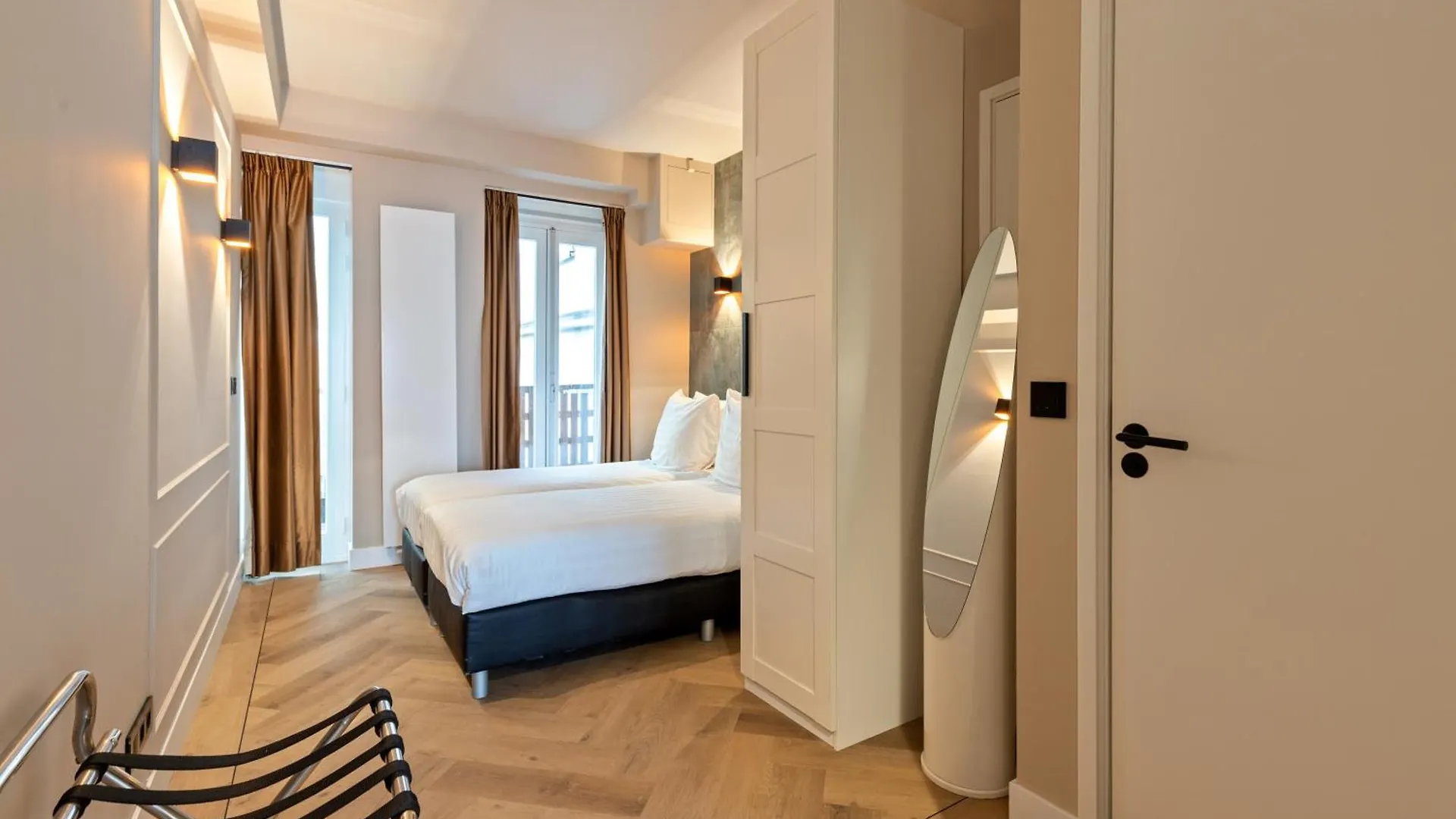 Midtown Hotel Triple Room Amsterdam