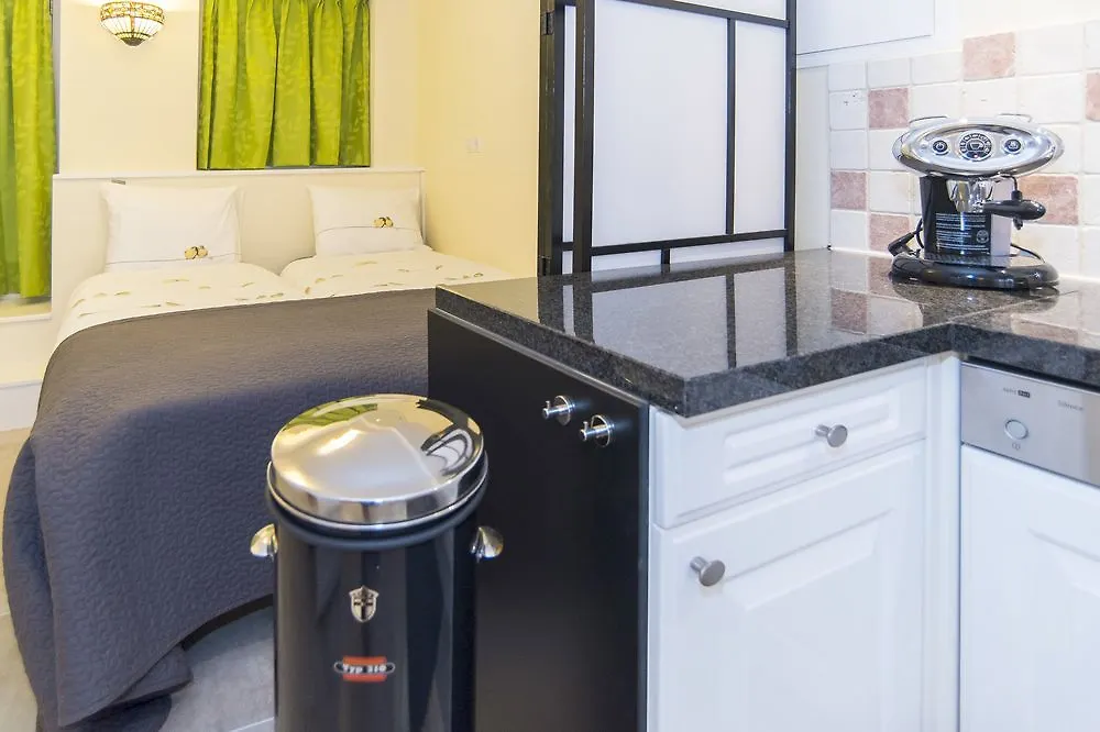 Midtown Hotel Triple Room Amsterdam